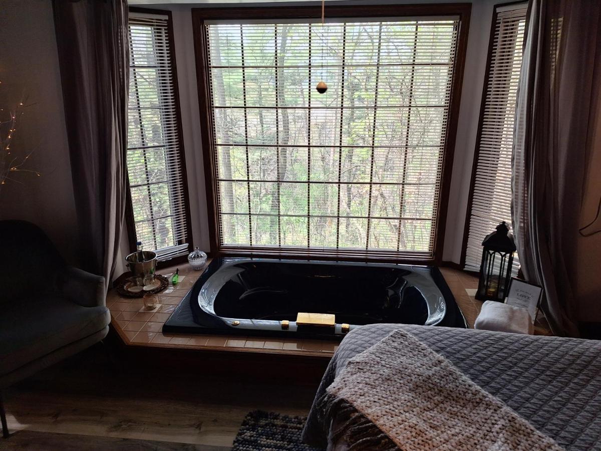 Bed and Breakfast Otter Creek Eau Claire Алтуна Екстер'єр фото