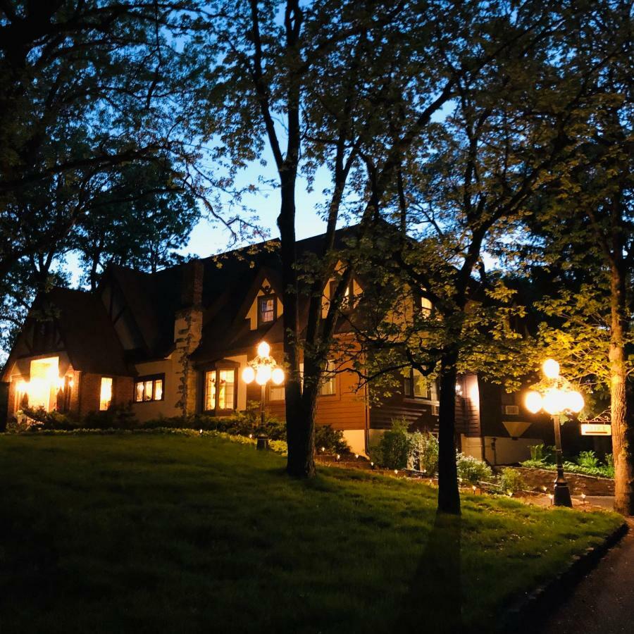 Bed and Breakfast Otter Creek Eau Claire Алтуна Екстер'єр фото